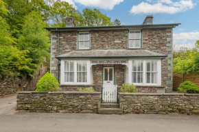 Rockwood- Grasmere family cottage with Hot tub